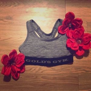 Gold,s gym sports bra
